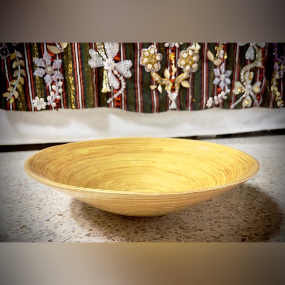 Beautiful Large Handmade Vietnamese Bamboo Shallow Bowl with Varnish - Picture 2 of 8